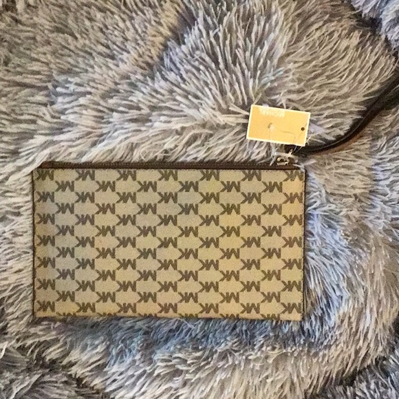 Zip Clutch - Picture 3 of 3